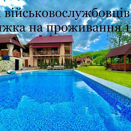 فندق Купецький Двір Mizhhirya  المظهر الخارجي الصورة